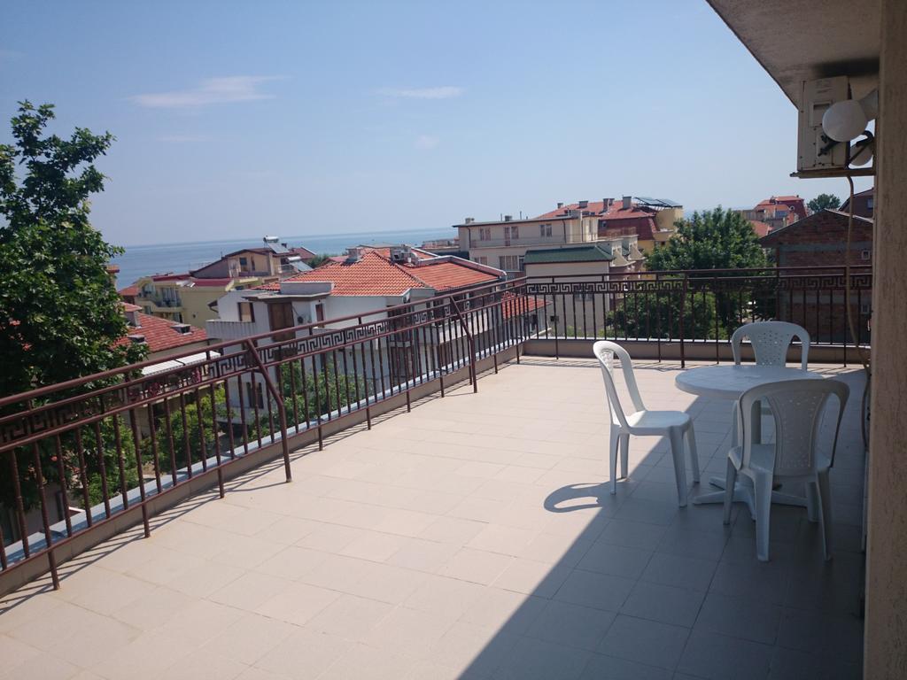 פרימורסקו Family Hotel Friends מראה חיצוני תמונה