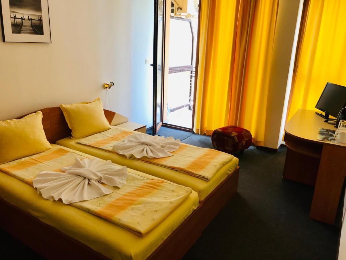 פרימורסקו Family Hotel Friends מראה חיצוני תמונה